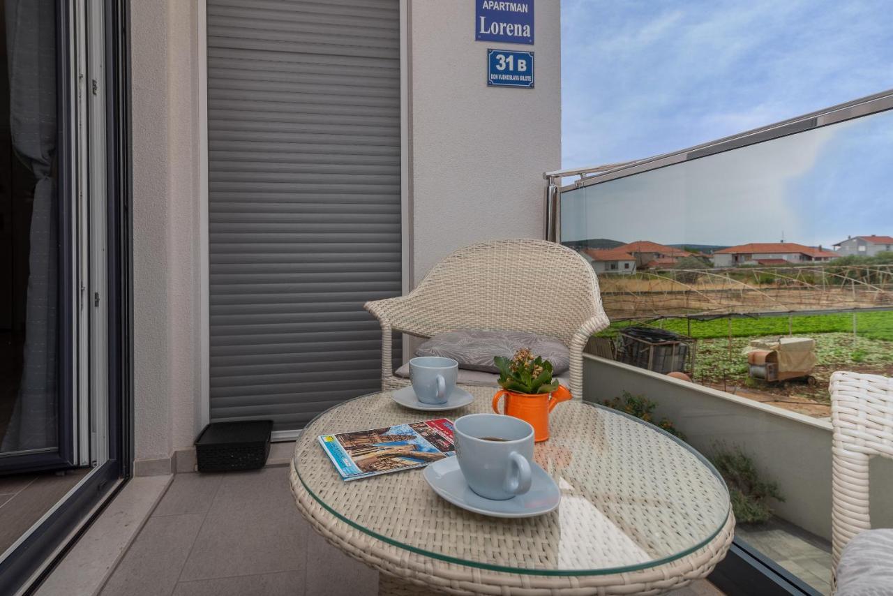 Apartman Lorena โตรกีร์ ภายนอก รูปภาพ